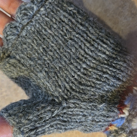 NWT Trimdin Hand-Knit Artisan Fingerless Gloves - Picture 6 of 7